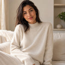 Suéter Feminino Tricô Solto Gola Meia Alta - Camisa Base Caimento Confortável para Outono e Inverno
